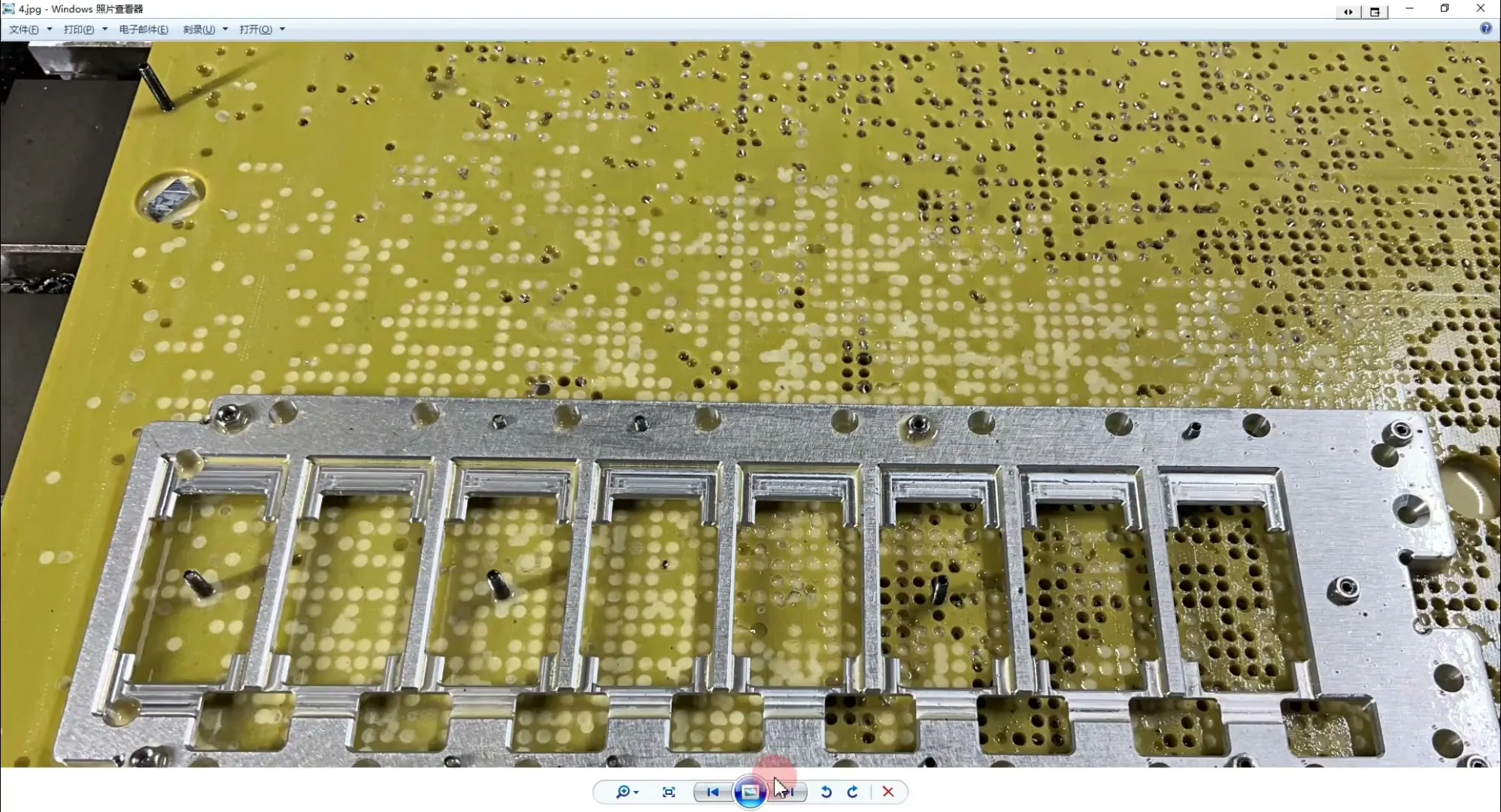 薄壁件变形控制 - ·连接筋工艺在小批量产品上的应用 - 操作画面